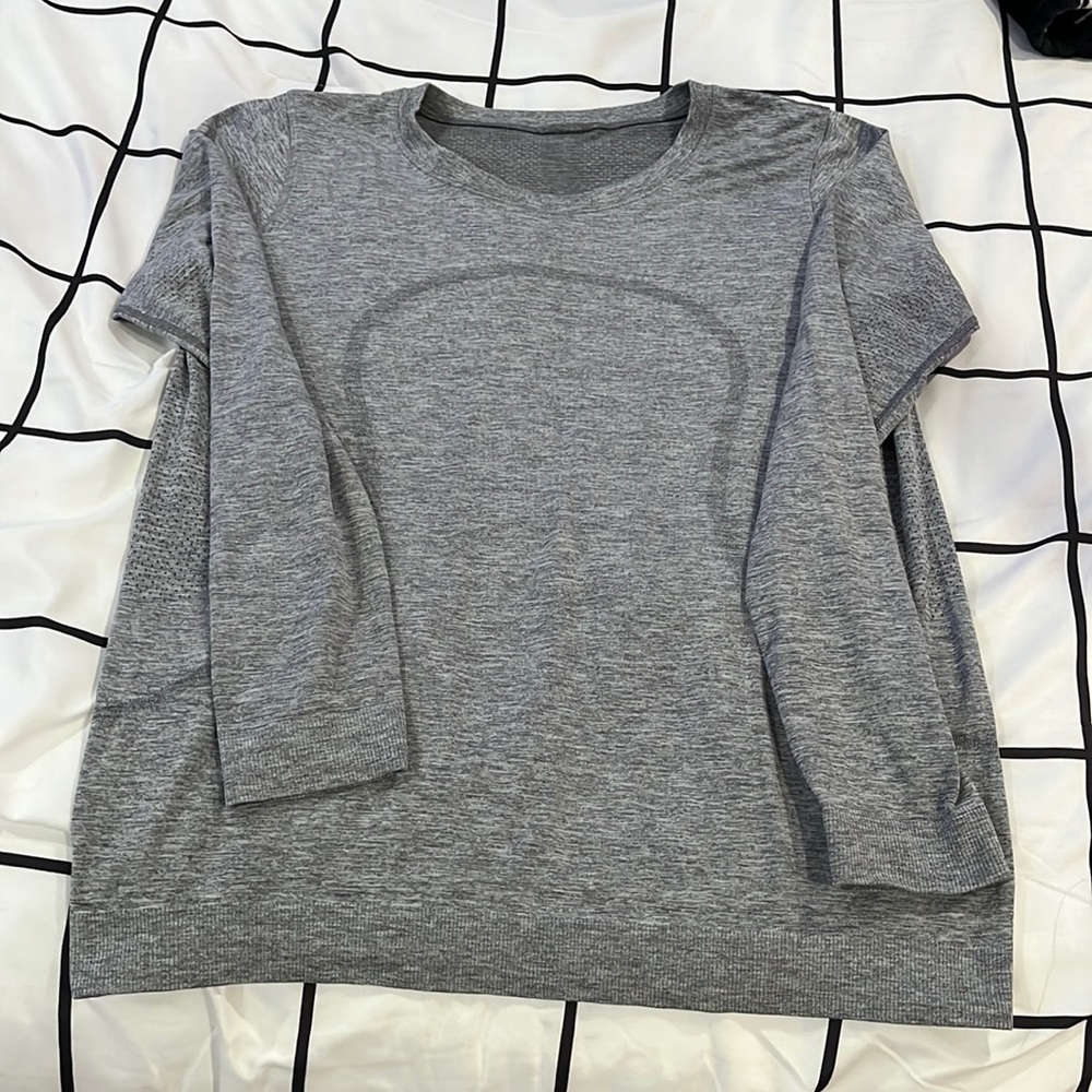Lululemon Relaxed Fit Swifty Tech
